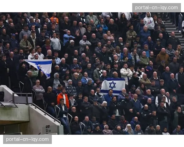 “无声的看台”：一家英超俱乐部为自闭症家庭开设专属观赛区